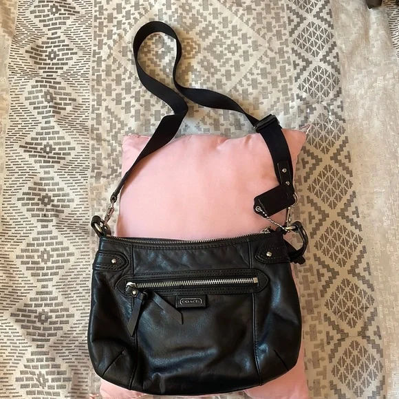 Coach | Bags | Coach Bag Used In Good Condition | Poshmark display picture 1
